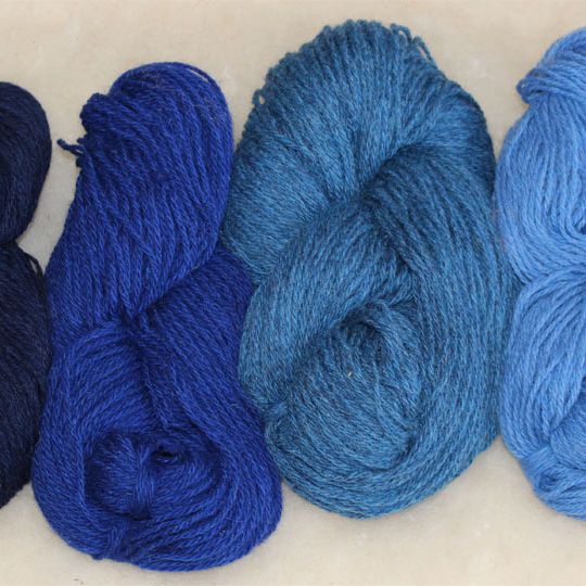 dunkelblau – kornblau – mittelblau – hellblau